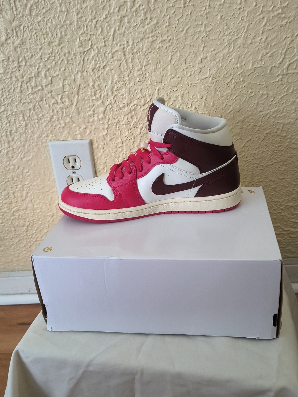Women's Nike Air Jordon 1 Mid SE  Sneakers in Pink, Burgundy & White